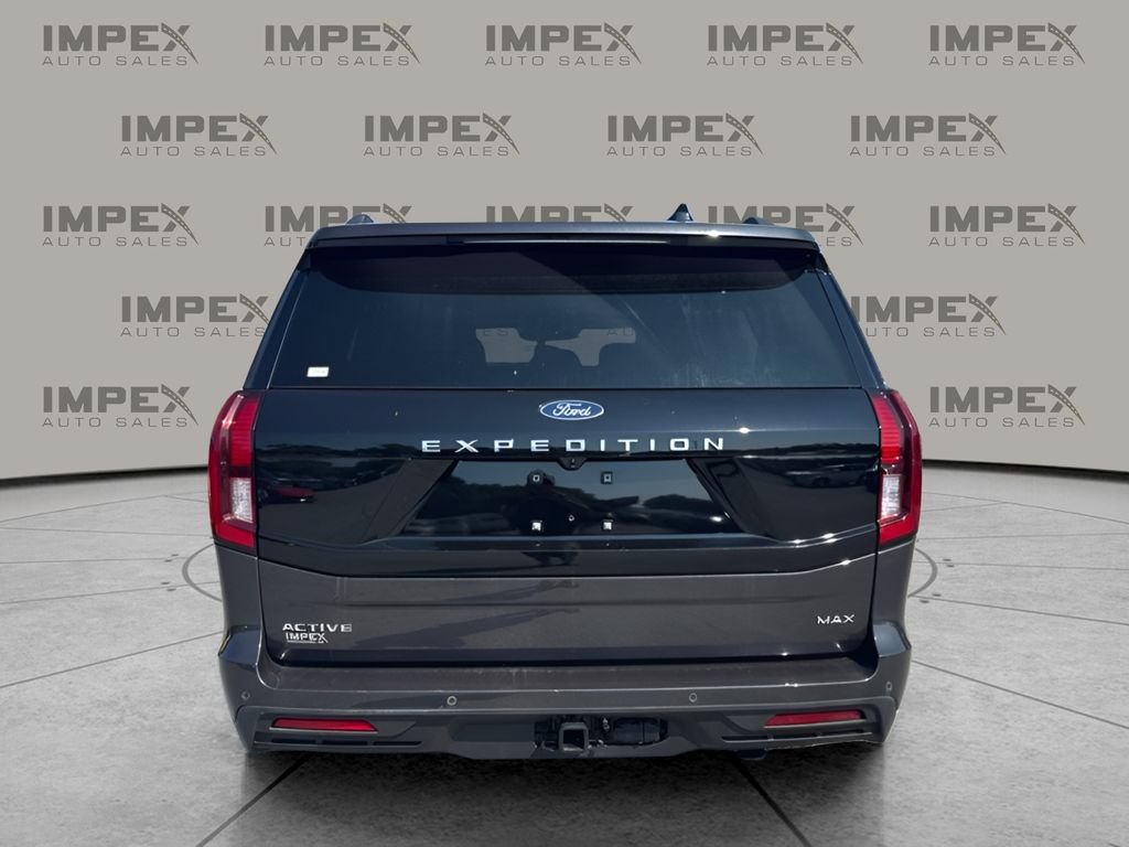 Used 2025 Ford Expedition Max Active RWD image 4