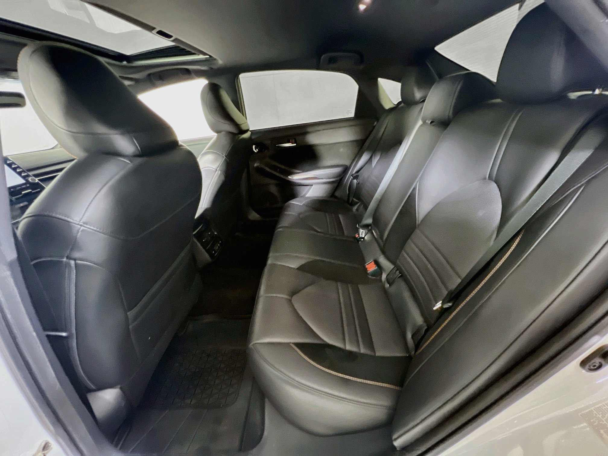 Used 2019 Toyota Avalon Touring w/ All Weather Liner Package FWD image 25