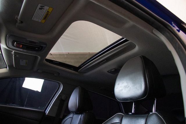 Used 2023 Hyundai Elantra Limited w/ Cargo Package image 28