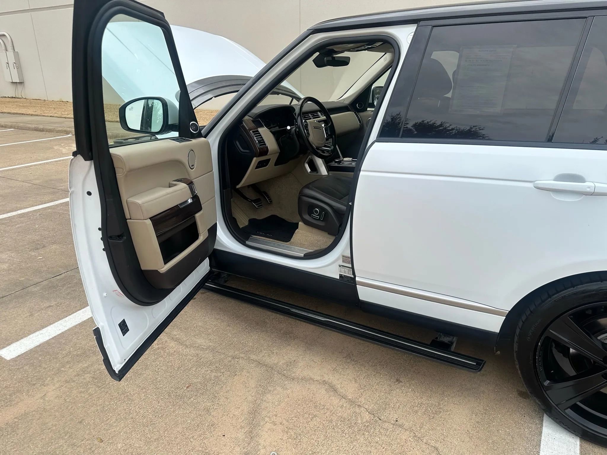 Used 2017 Land Rover Range Rover HSE image 35