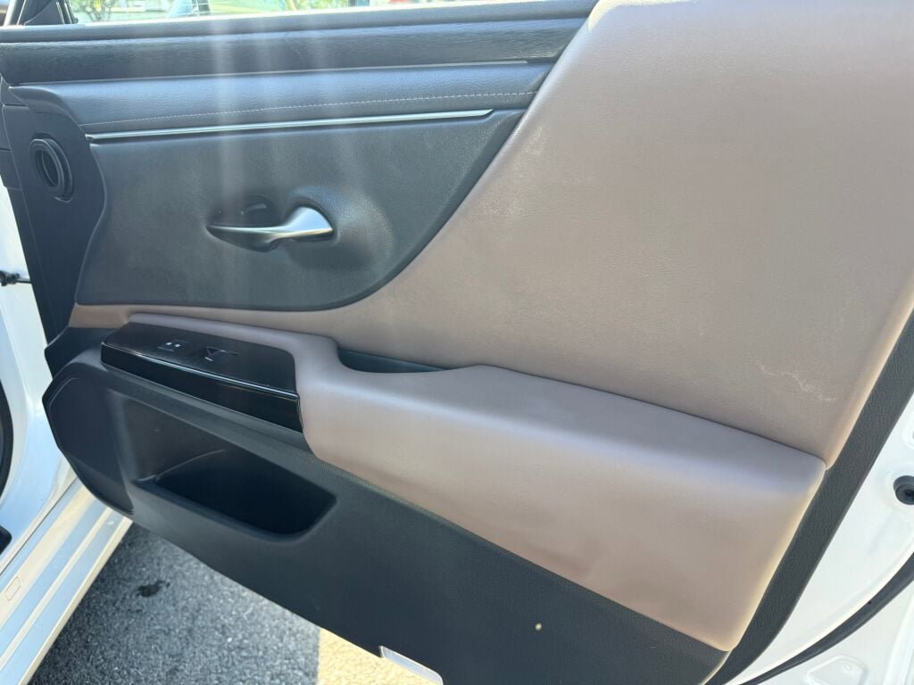 Used 2023 Lexus ES 350 w/ Premium Package image 27