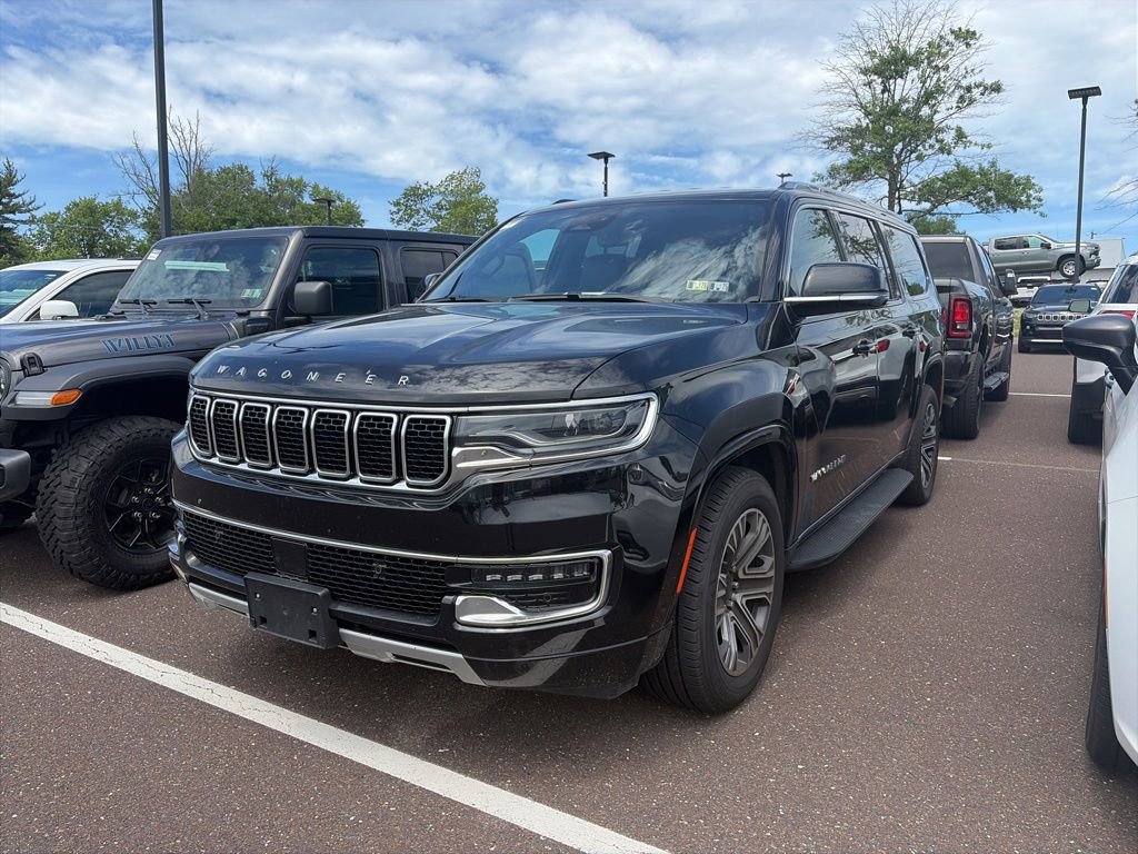 Used 2024 Jeep Wagoneer L Series II w/ Flexible Seating Group AWD/4WD image 3