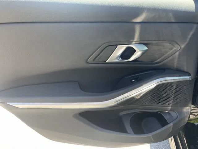 Used 2025 BMW 330i xDrive Sedan AWD/4WD image 21