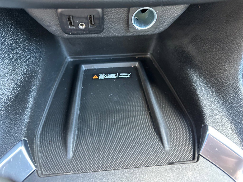 Used 2022 Chevrolet Traverse LT image 32