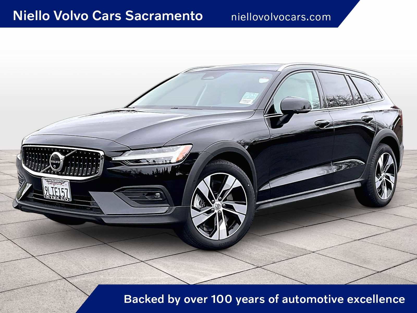 Used 2025 Volvo V60 B5 Cross Country Plus