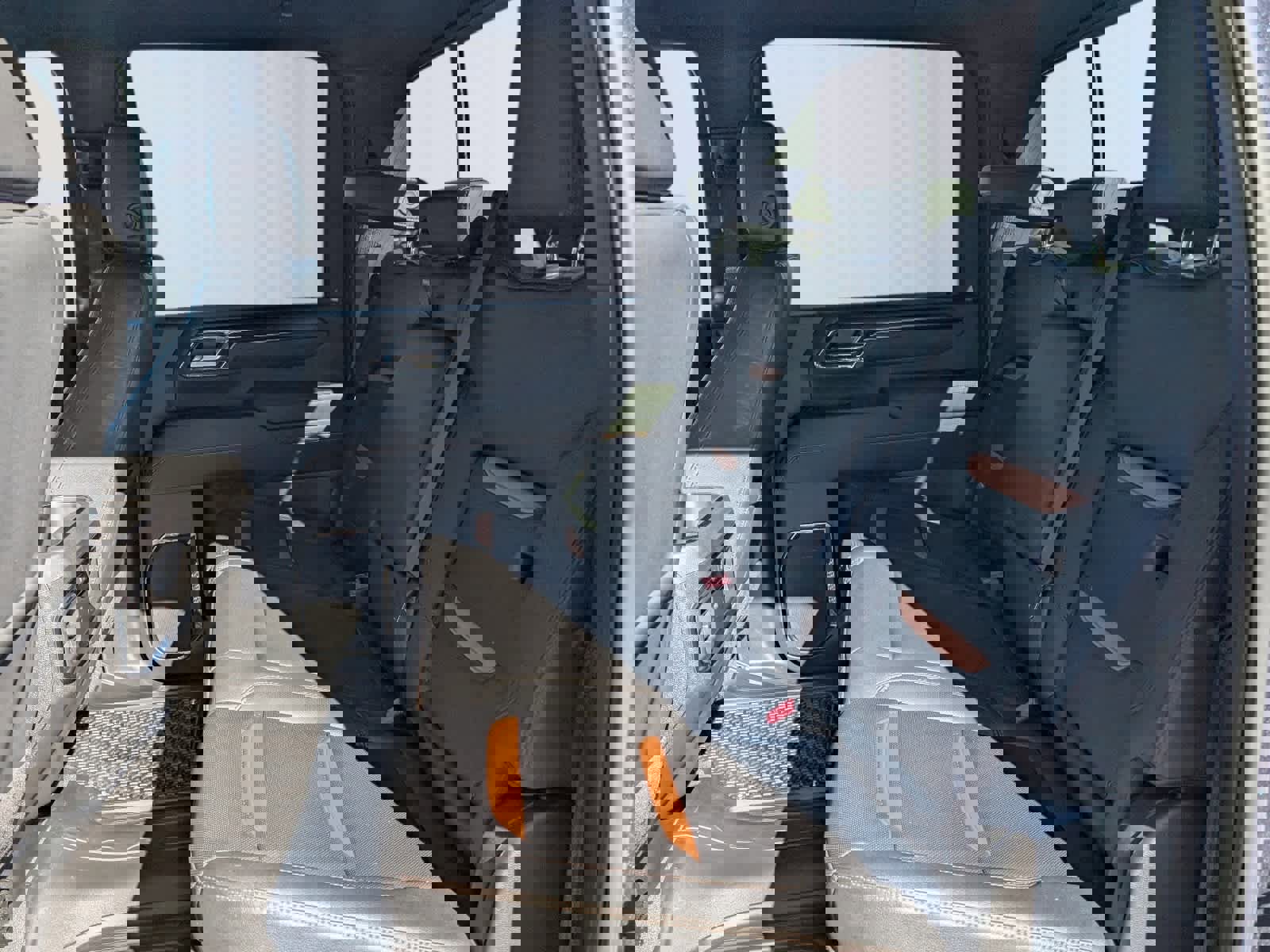 Certified 2024 GMC Sierra 2500 AT4 w/ AT4 Preferred Package image 11