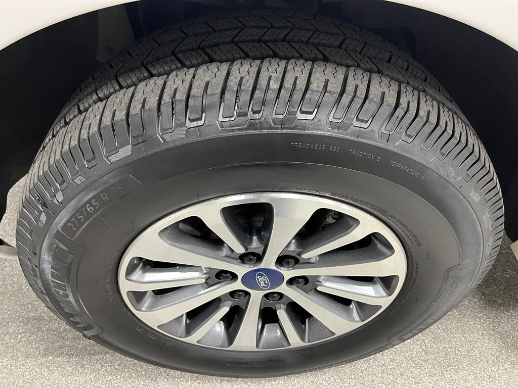 Used 2017 Ford Expedition EL XLT w/ Equipment Group 202A AWD/4WD image 16