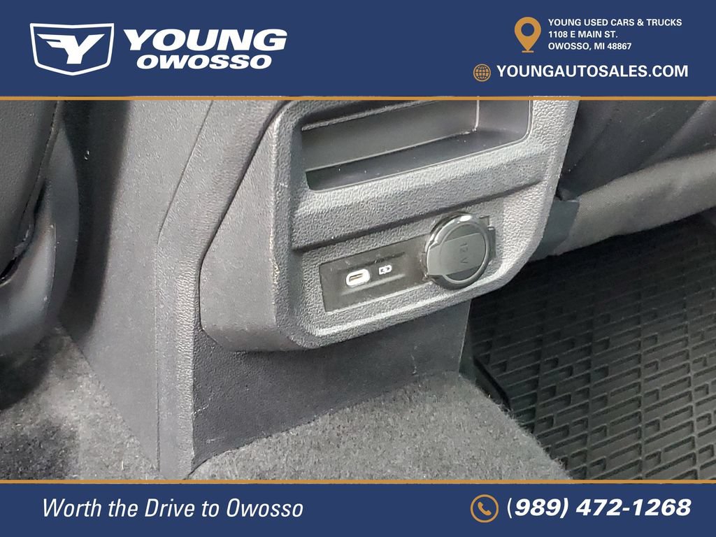Used 2022 Volkswagen Tiguan SE w/ Panoramic Sunroof Package AWD/4WD image 28