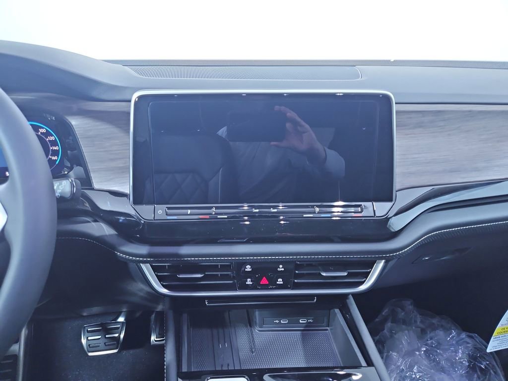 New 2026 Volkswagen Atlas SEL Premium R-Line image 18