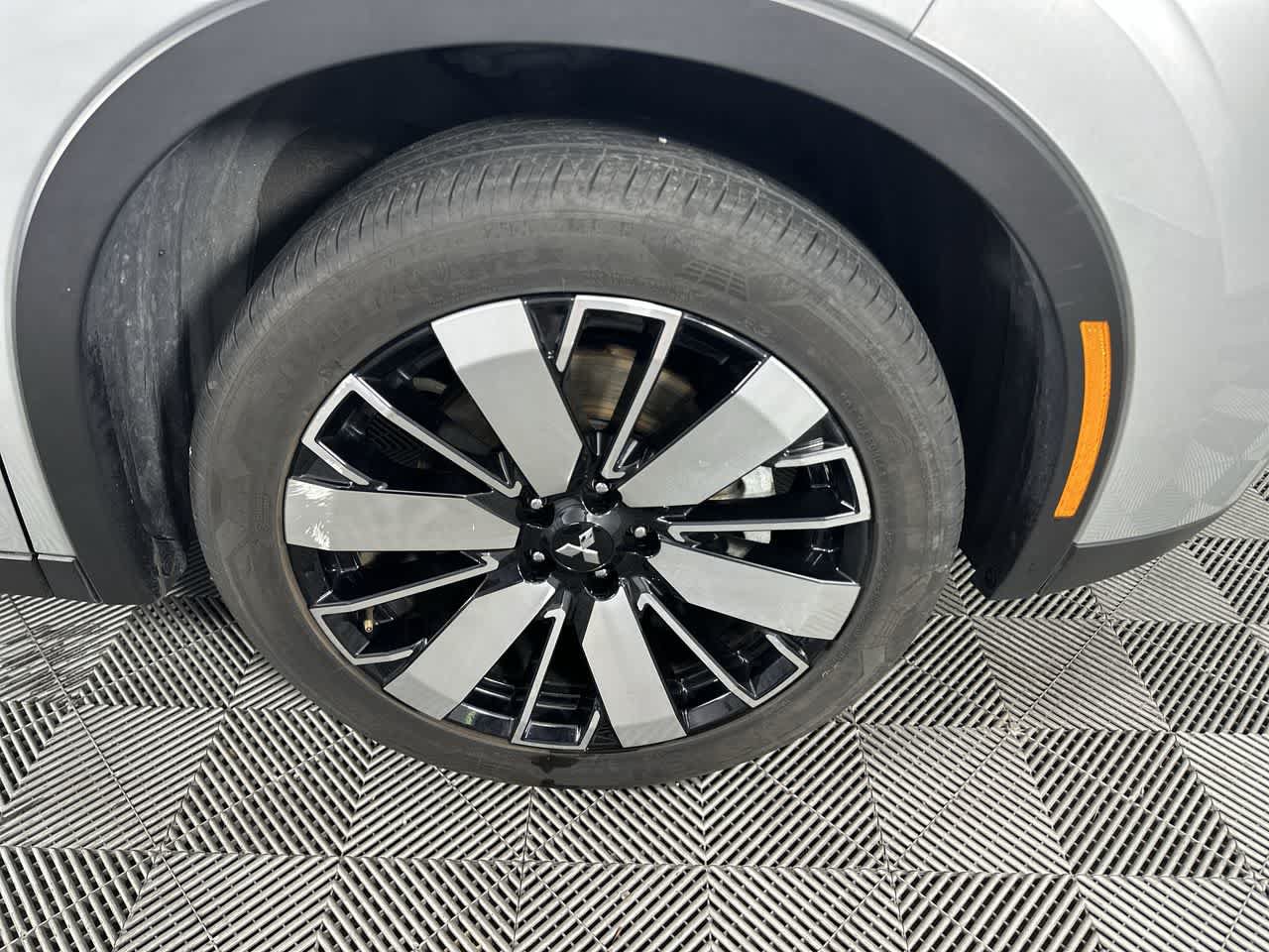 Used 2025 Mitsubishi Outlander SE FWD image 10