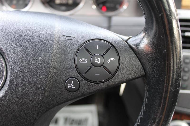 Used 2011 Mercedes-Benz C 300 4MATIC Sedan image 16