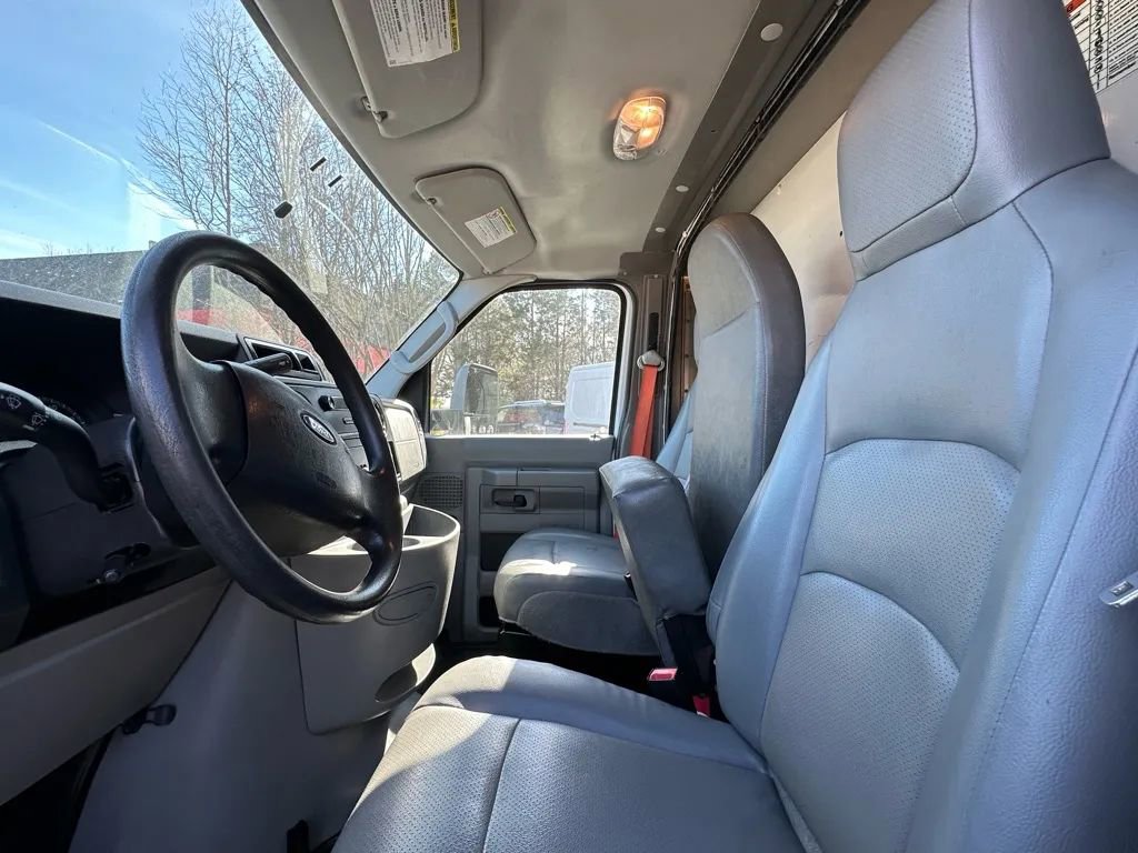 Used 2016 Ford E-350 and Econoline 350 Super Duty image 14