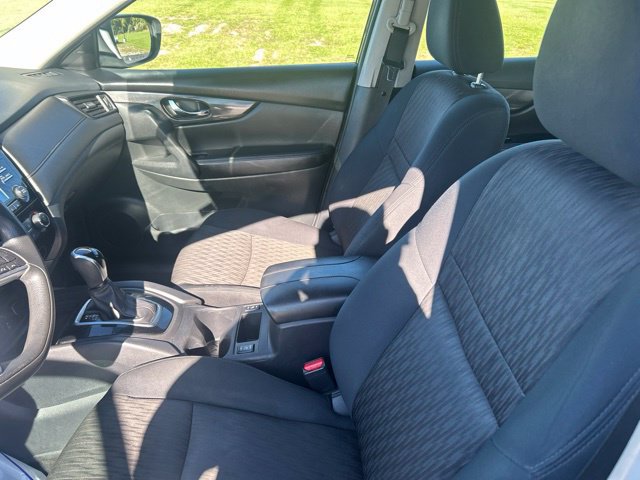 Used 2017 Nissan Rogue S AWD/4WD image 23