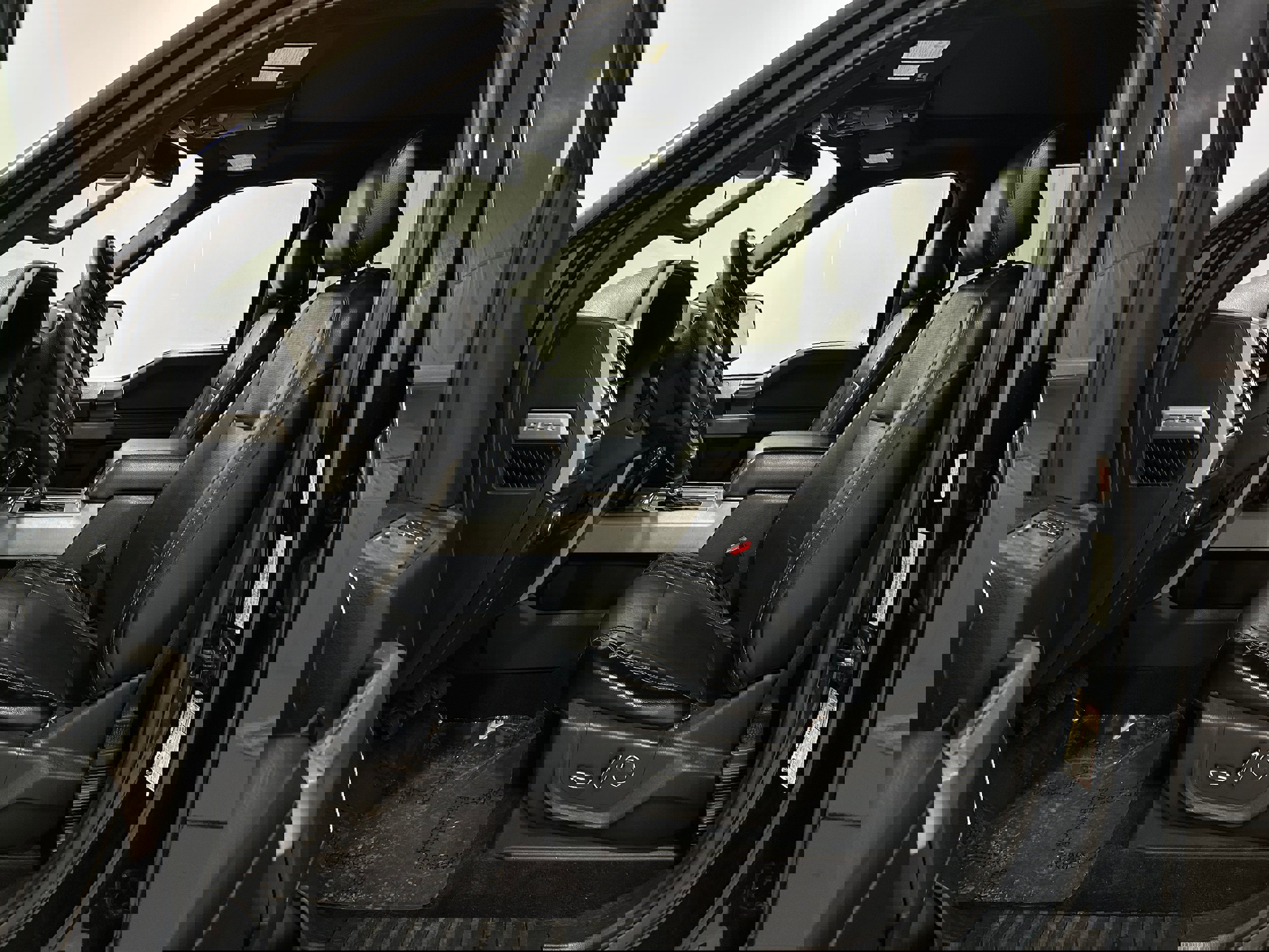 Used 2016 Ford F150 Lariat w/ Equipment Group 502A Luxury image 4