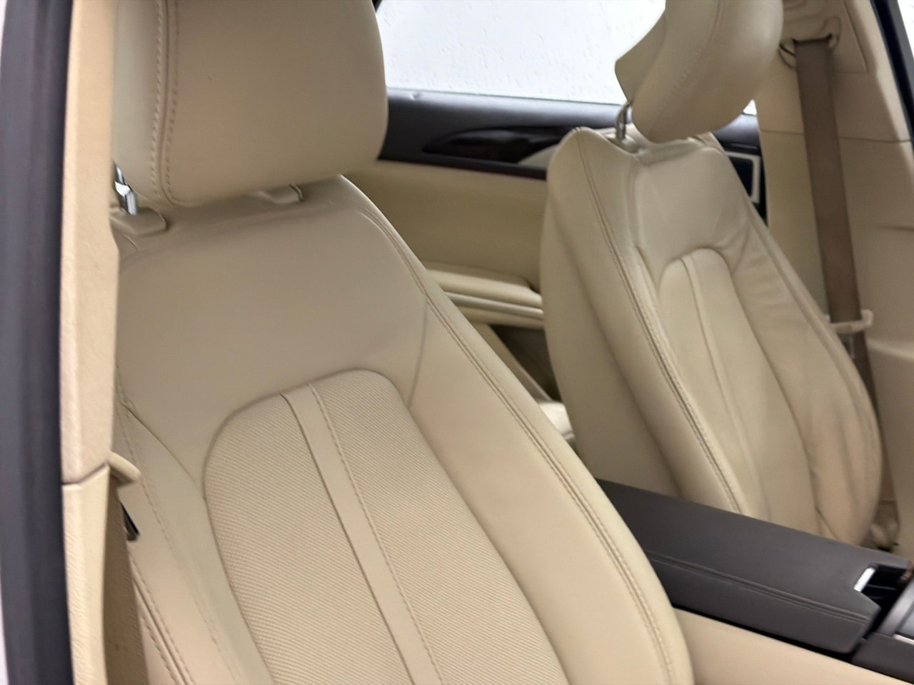 Used 2014 Lincoln MKZ Hybrid w/ Equipment Group 202A Reserve image 8