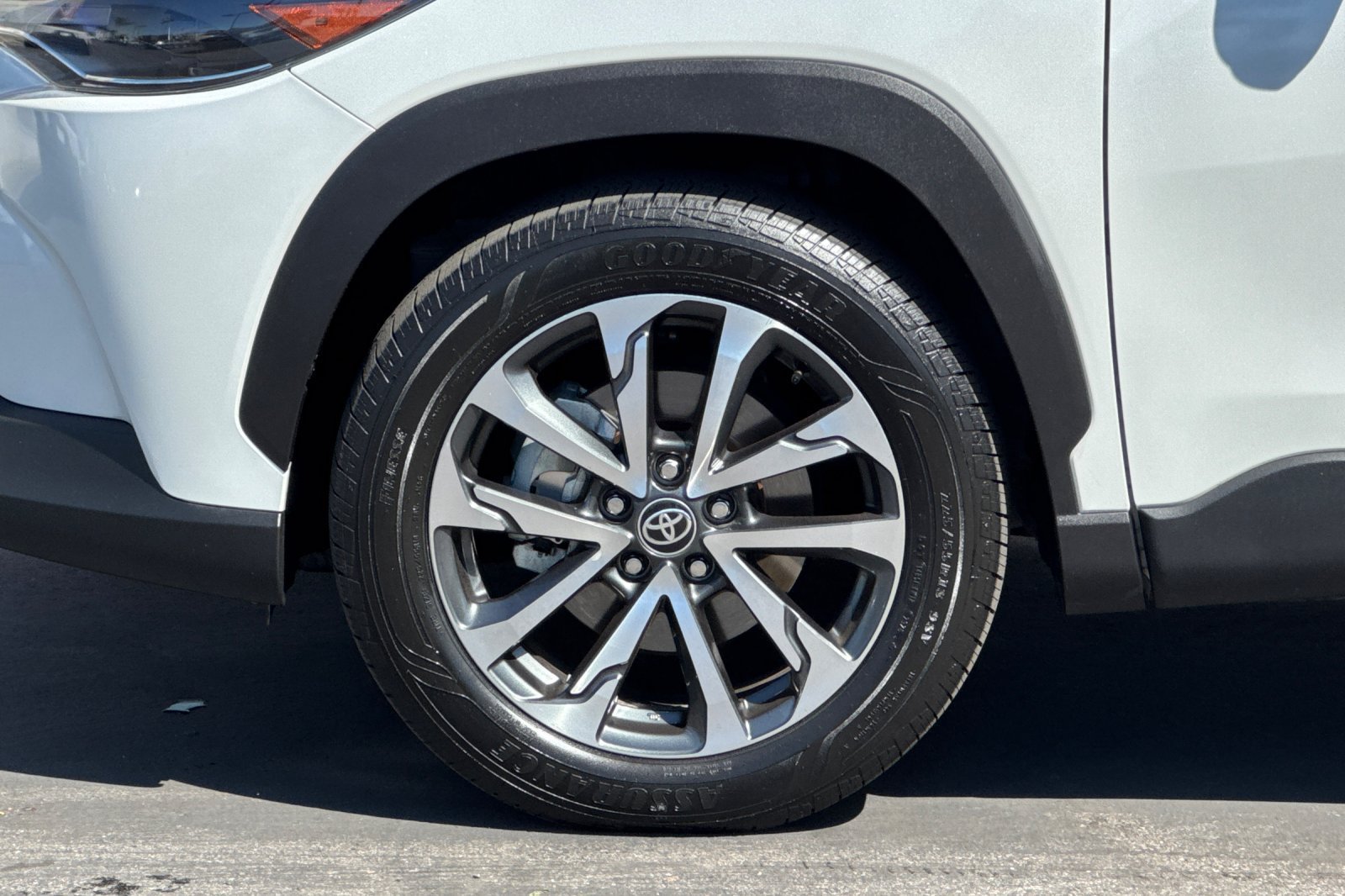 Certified 2023 Toyota Corolla Cross XLE w/ Convenience Package AWD/4WD image 35