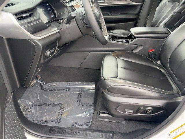 Used 2023 Jeep Grand Cherokee L Limited image 12