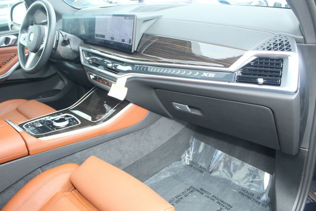 Used 2025 BMW X5 xDrive40i w/ Executive Package image 28