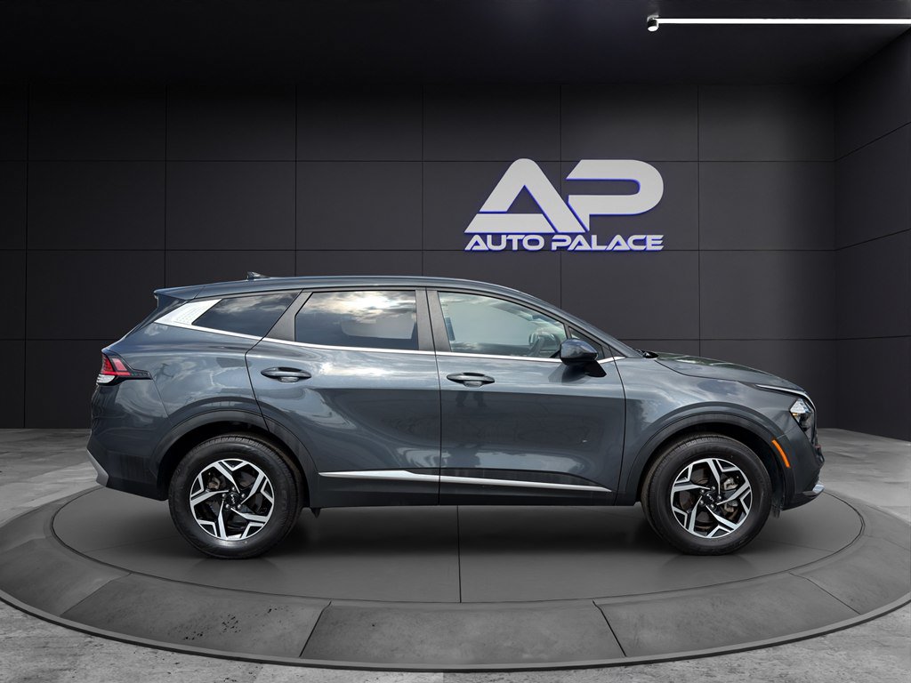 Used 2023 Kia Sportage LX AWD/4WD image 7
