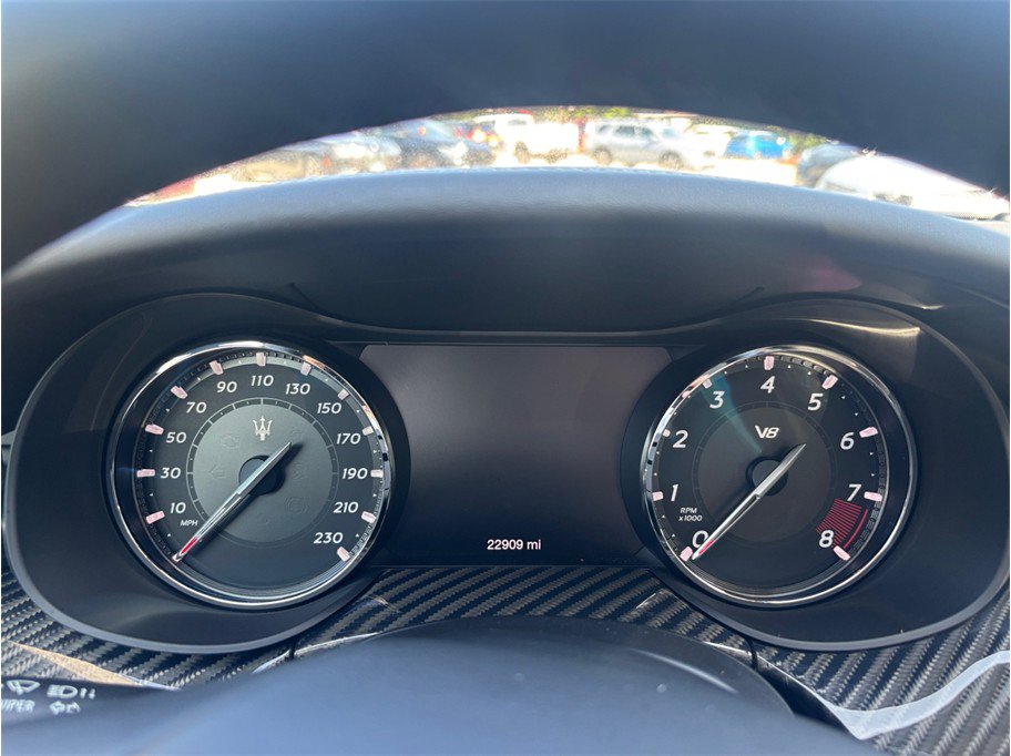 Used 2022 Maserati Quattroporte Trofeo RWD image 28