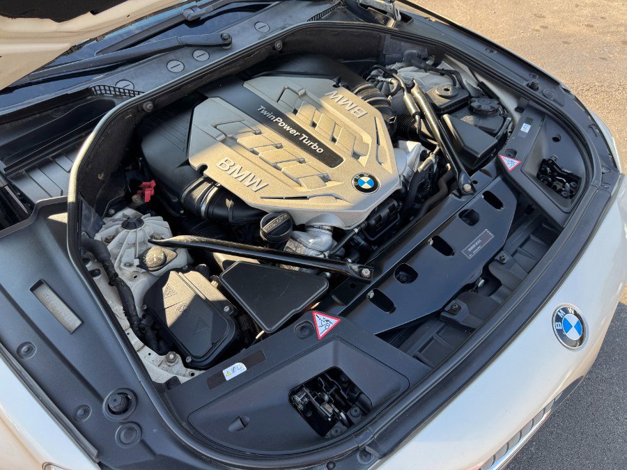 Used 2011 BMW 550i Gran Turismo xDrive image 26