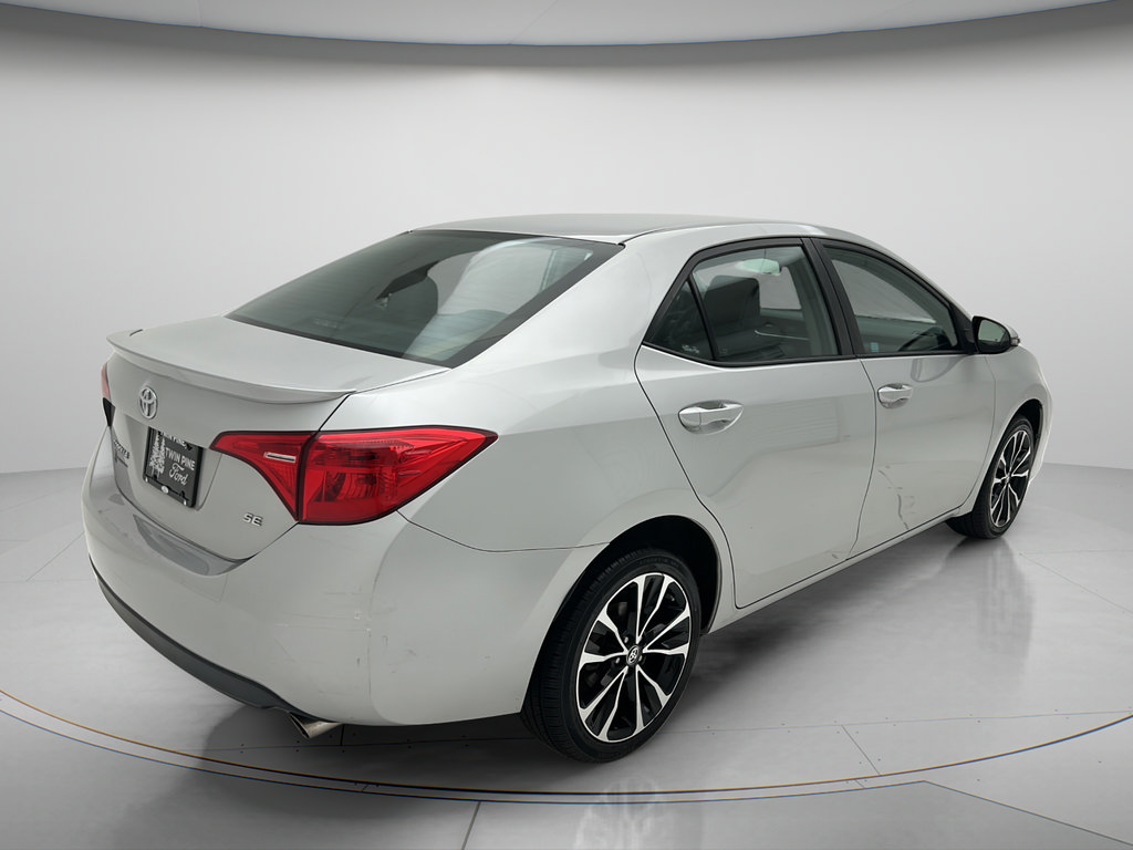 Used 2019 Toyota Corolla SE FWD image 3