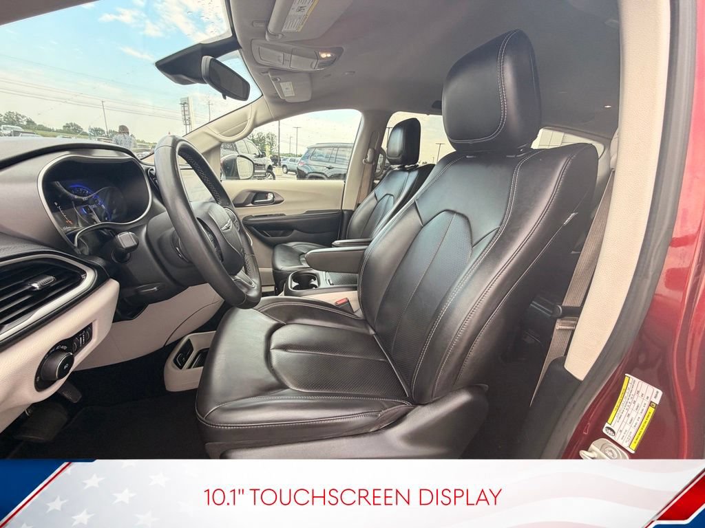 Used 2023 Chrysler Pacifica Touring-L FWD image 10