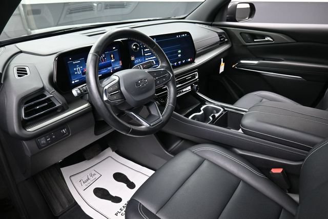 Used 2026 Chevrolet Traverse LT w/ Midnight/Sport Edition FWD image 19