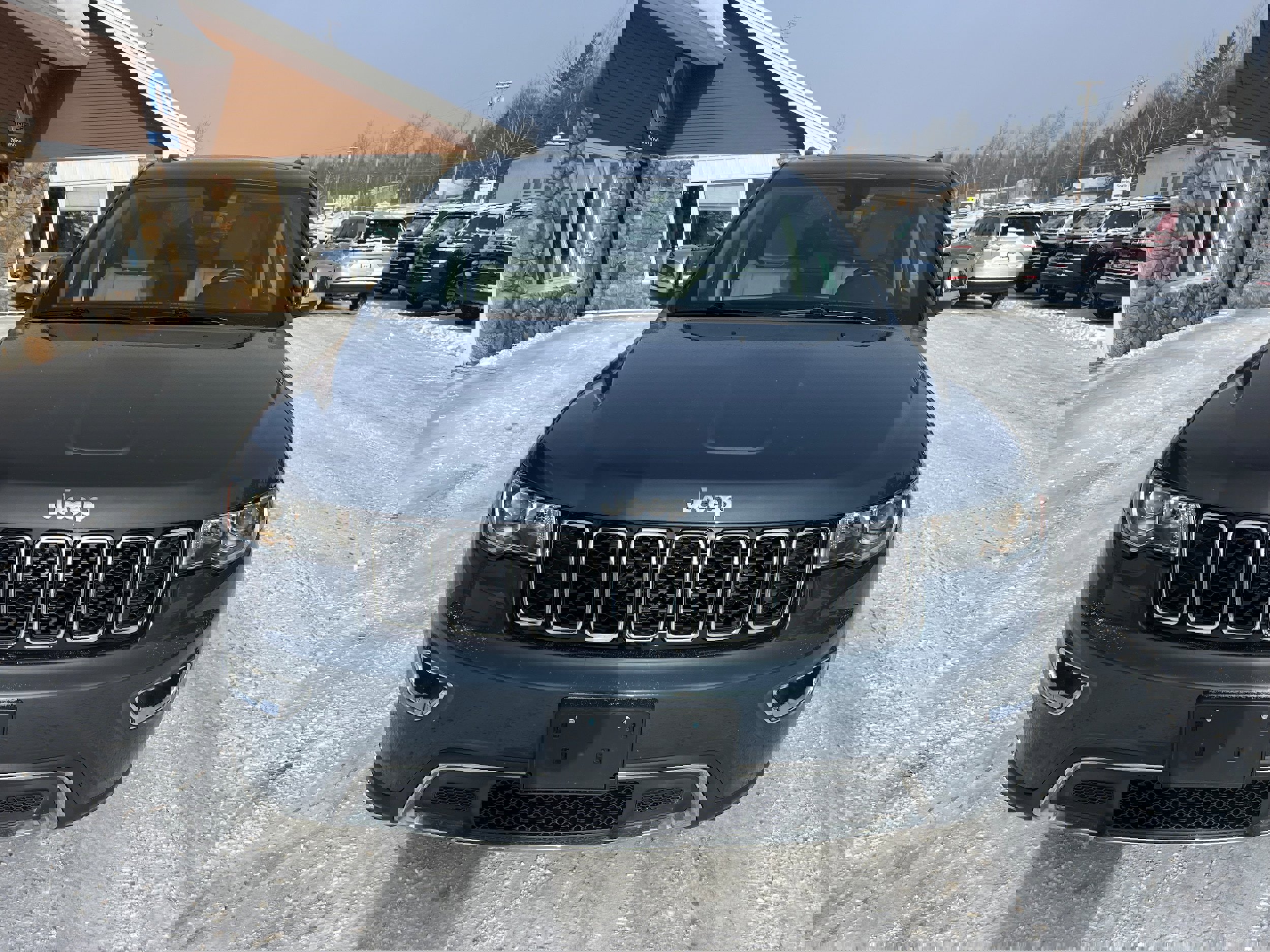 Used 2020 Jeep Grand Cherokee Limited image 2