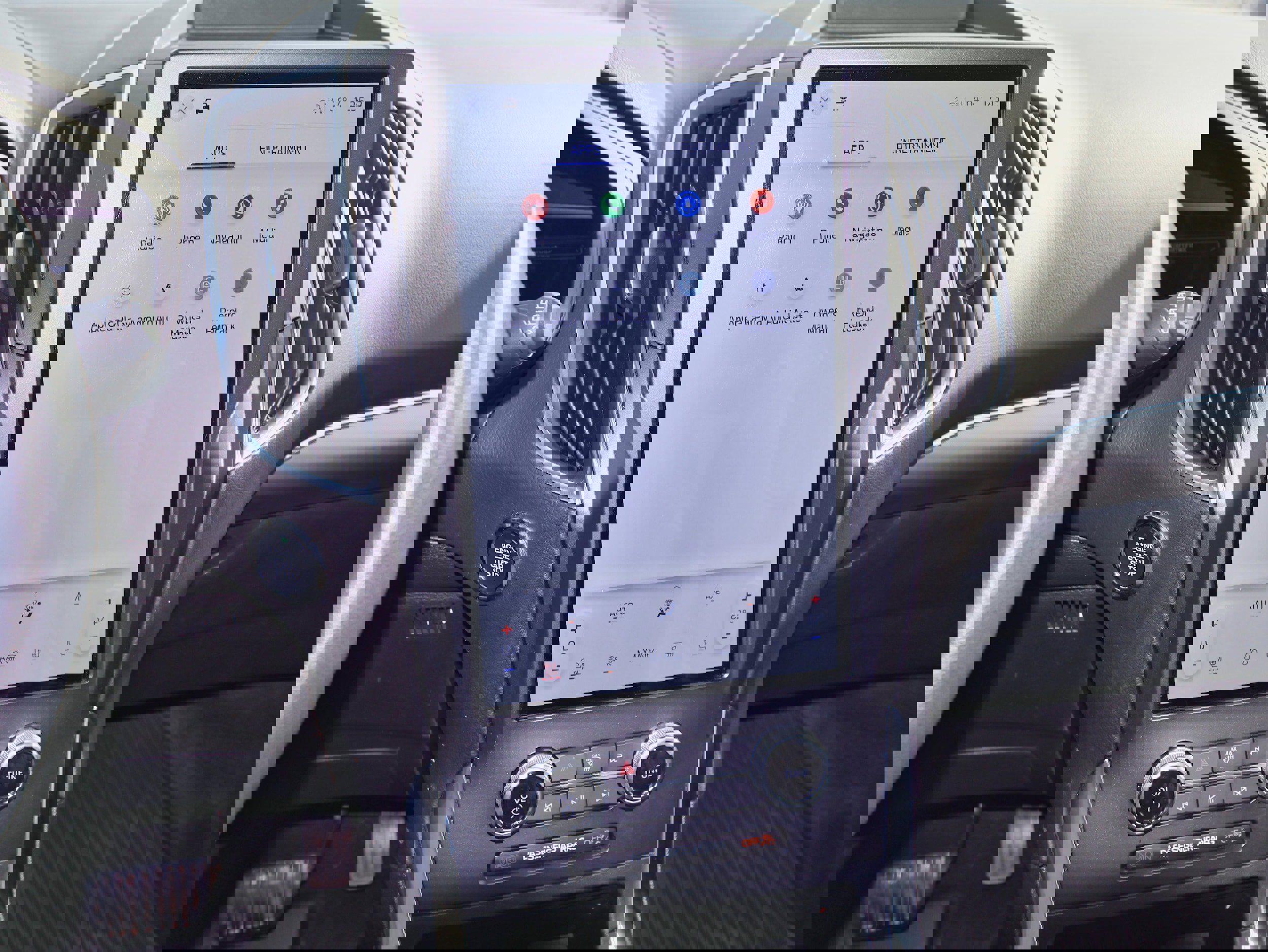 Used 2024 Ford Edge Titanium image 16