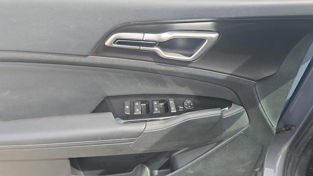 Used 2023 Kia Sportage EX FWD image 16