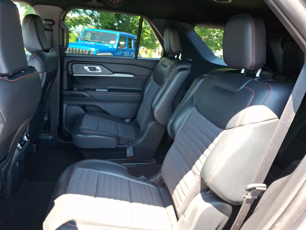 Used 2025 Ford Explorer ST-Line AWD/4WD image 20