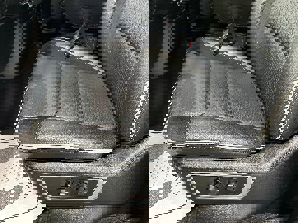 Used 2025 RAM 1500 Laramie image 14