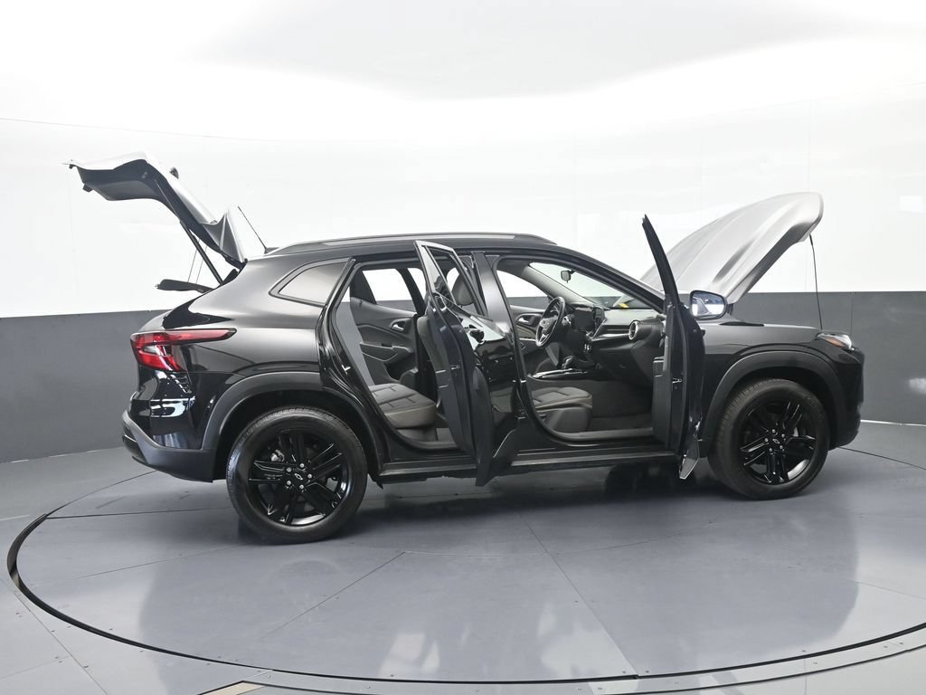 Used 2025 Chevrolet Trax ACTIV FWD image 70