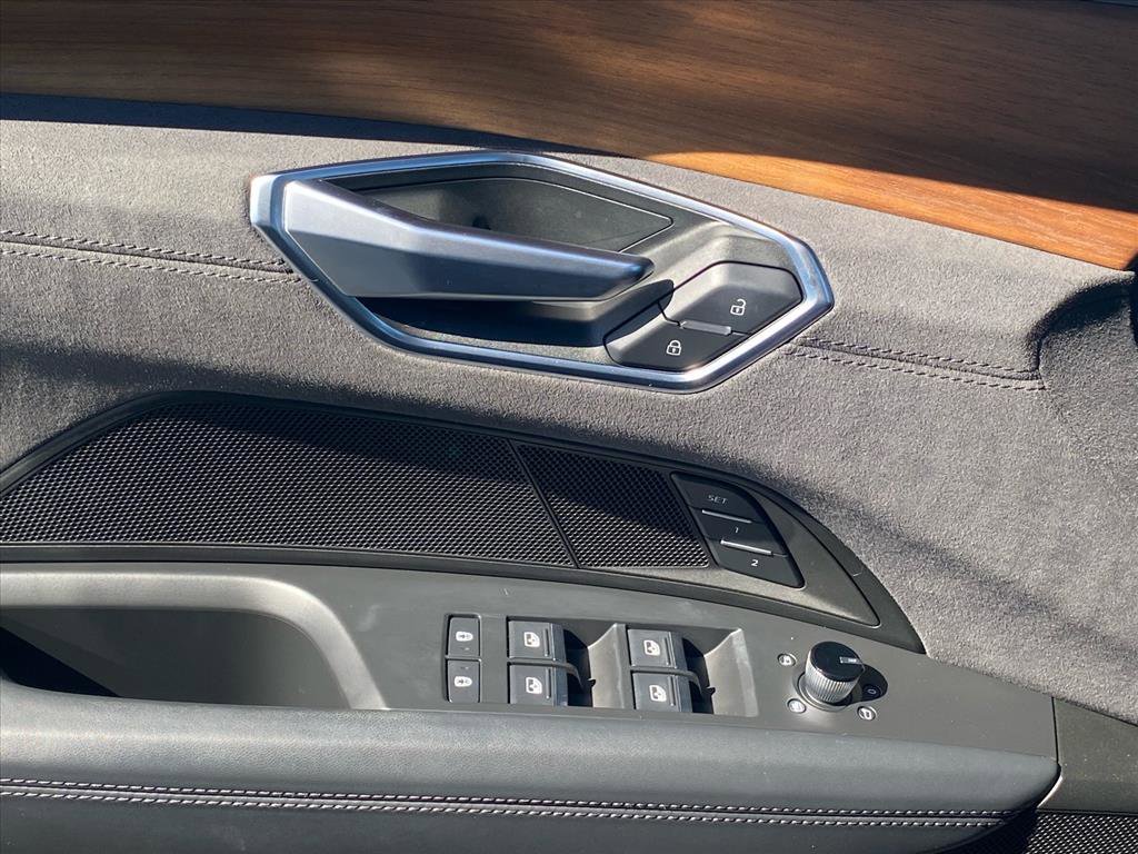 Used 2023 Audi e-tron GT Premium Plus image 19