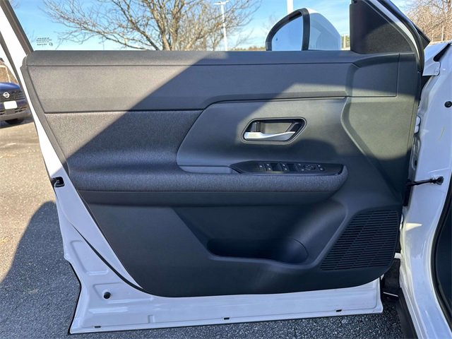 New 2025 Nissan Kicks SV w/ SV Premium Package image 14