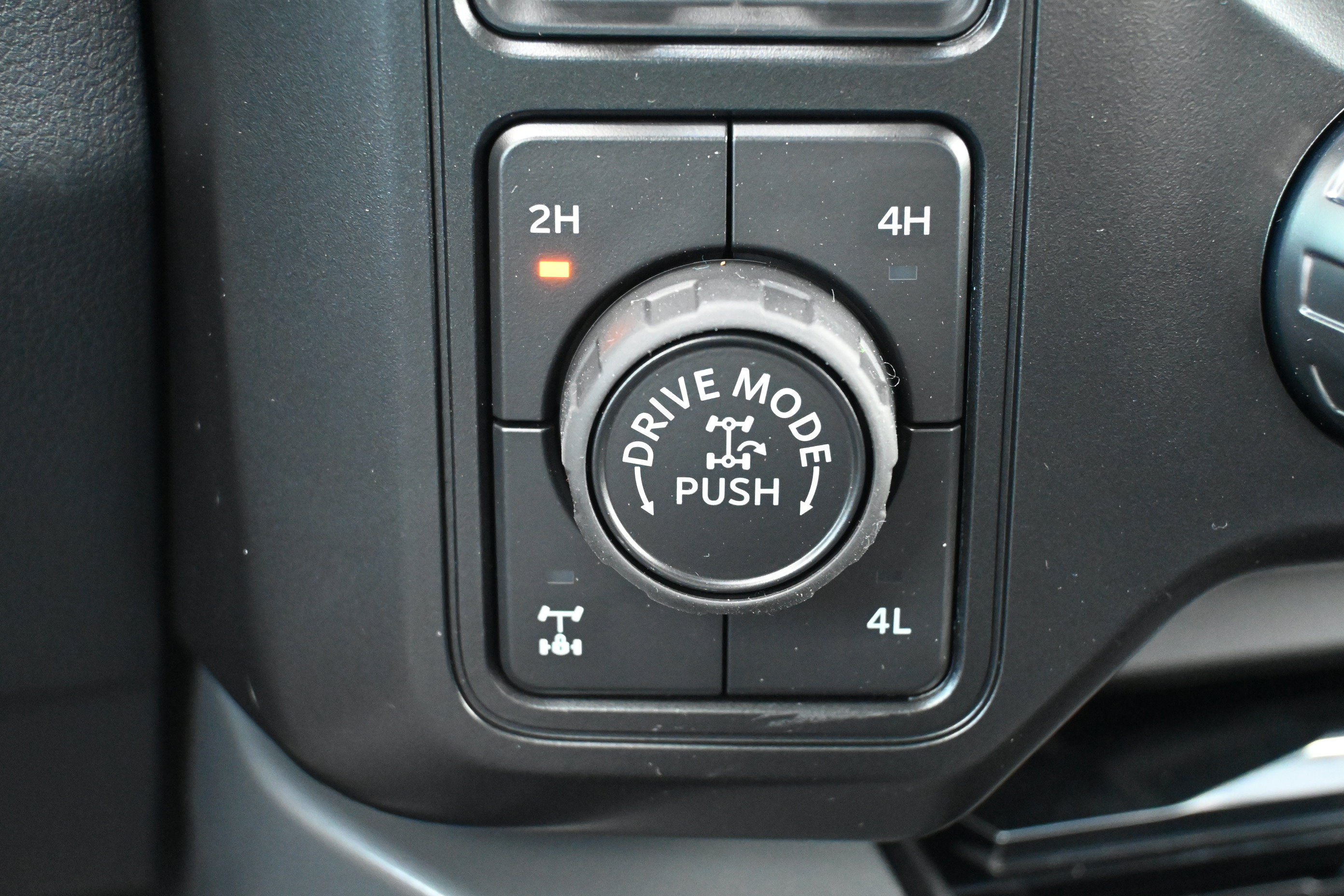 New 2026 Ford F250 Lariat w/ Tremor Off-Road Package AWD/4WD image 25