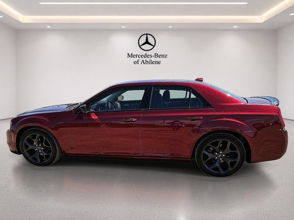 Used 2020 Chrysler 300 Touring w/ Sport Appearance Package RWD image 3