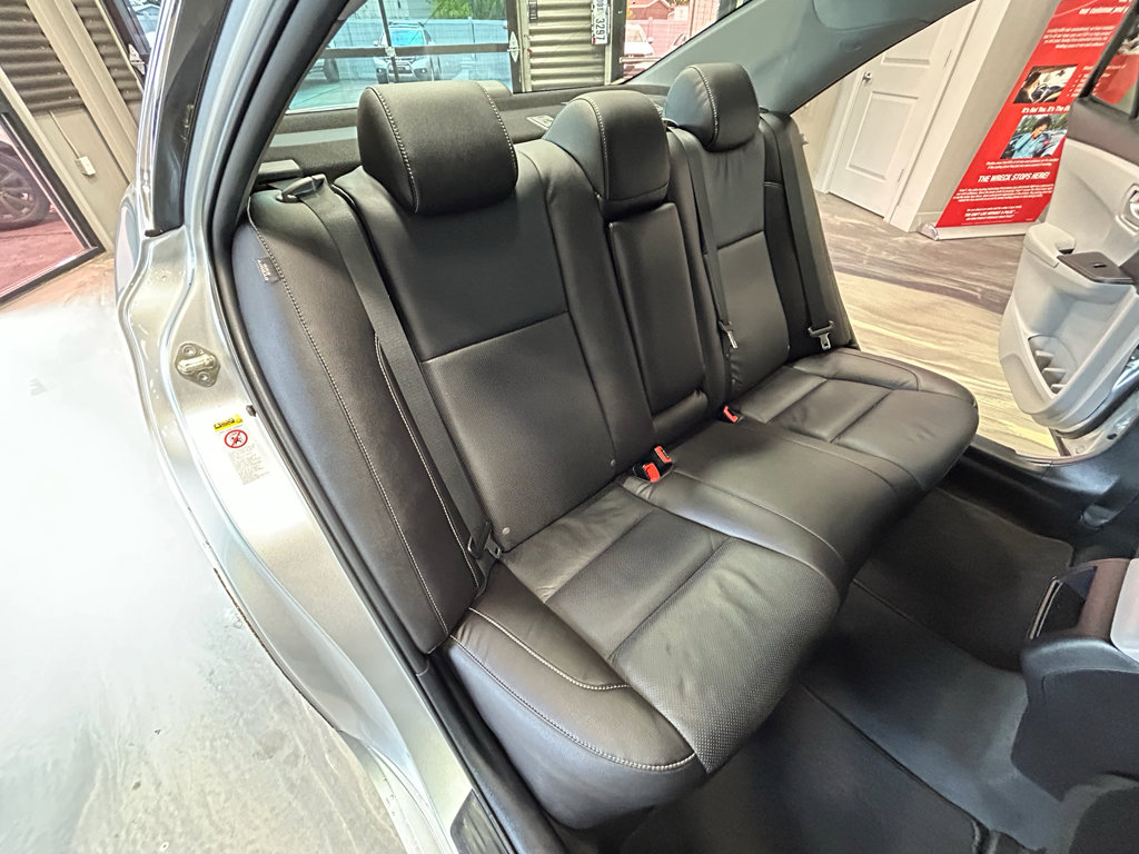 Used 2015 Toyota Camry SE FWD image 5
