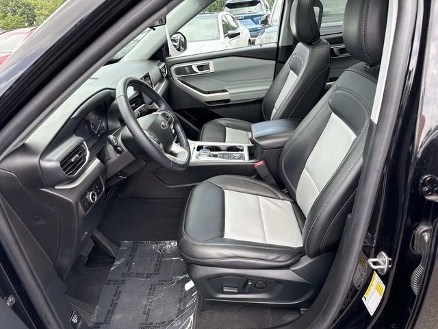 Used 2023 Ford Explorer XLT w/ Equipment Group 202A AWD/4WD image 14