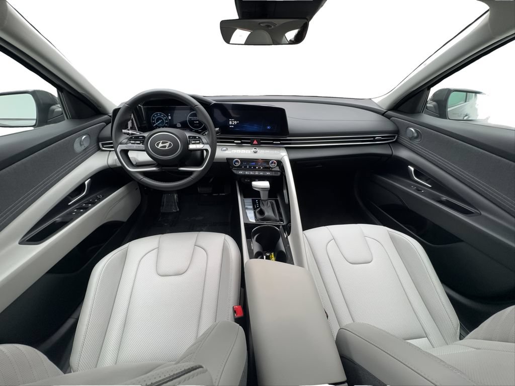 Used 2025 Hyundai Elantra Limited FWD image 21