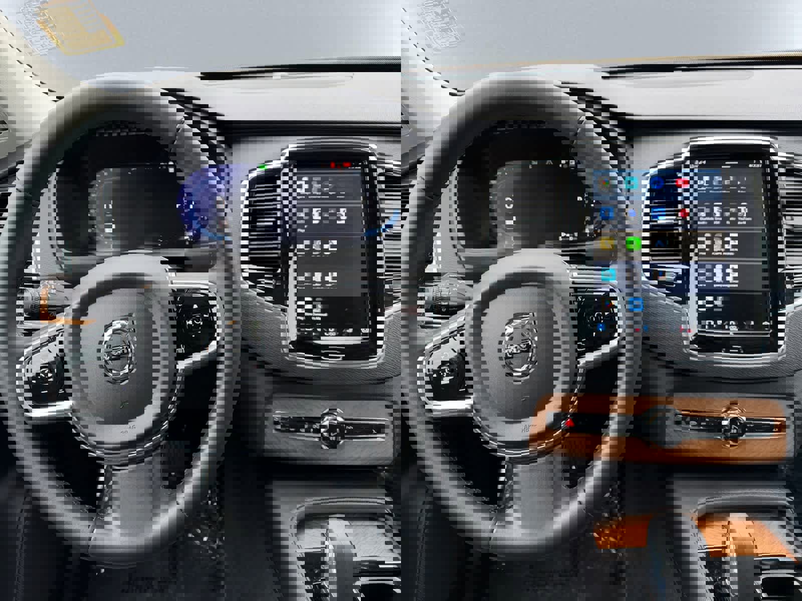 Used 2023 Volvo XC90 B6 Plus w/ Protection Package image 21