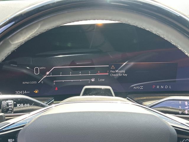 Used 2025 Cadillac Escalade ESV Premium Luxury AWD/4WD image 10