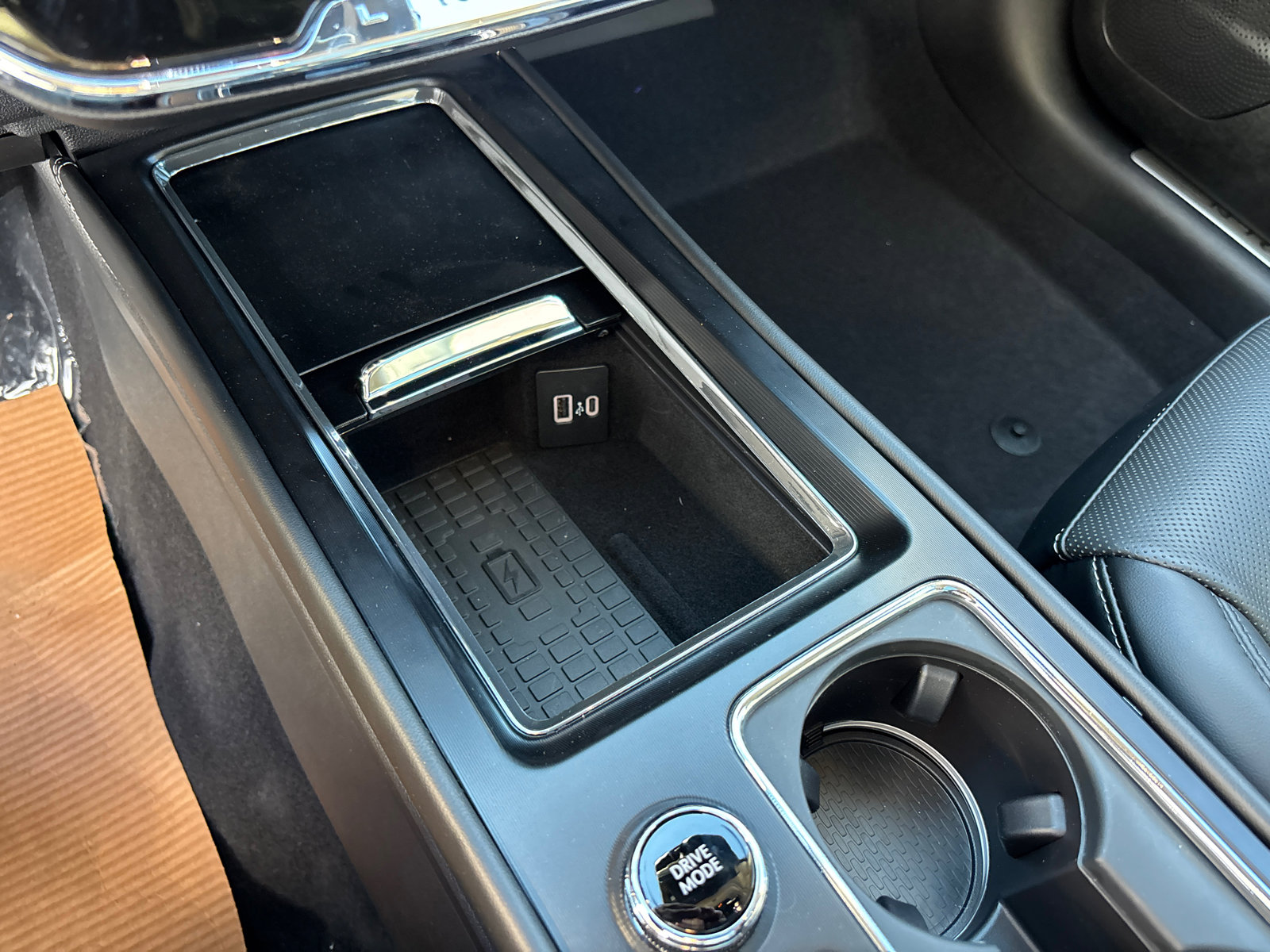 New 2026 Lincoln Corsair Reserve w/ Rear Removable Package Tray image 23