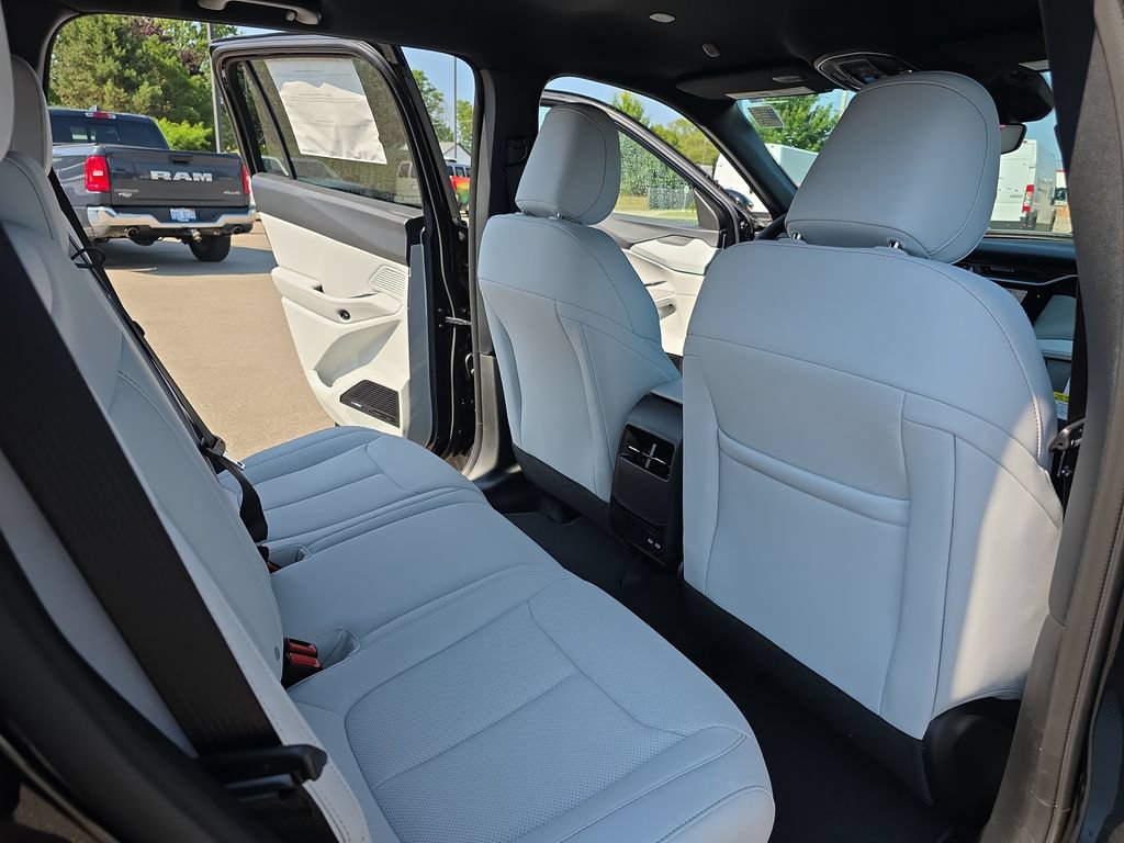 New 2026 Jeep Cherokee Limited AWD/4WD image 11