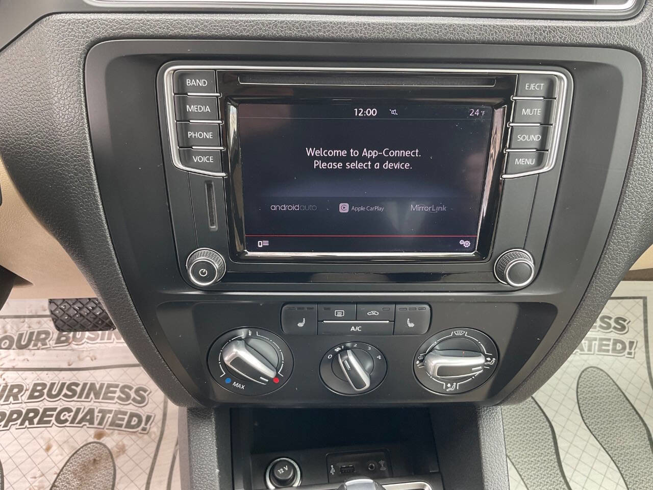 Used 2016 Volkswagen Jetta SE image 18