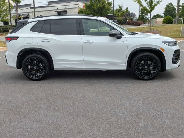New 2026 Volkswagen Tiguan SE R-Line FWD image 3
