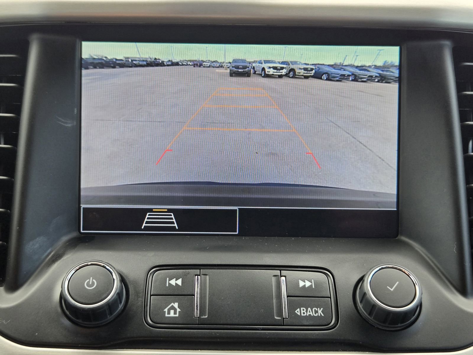 Used 2023 GMC Acadia SLE w/ Driver Convenience Package image 19