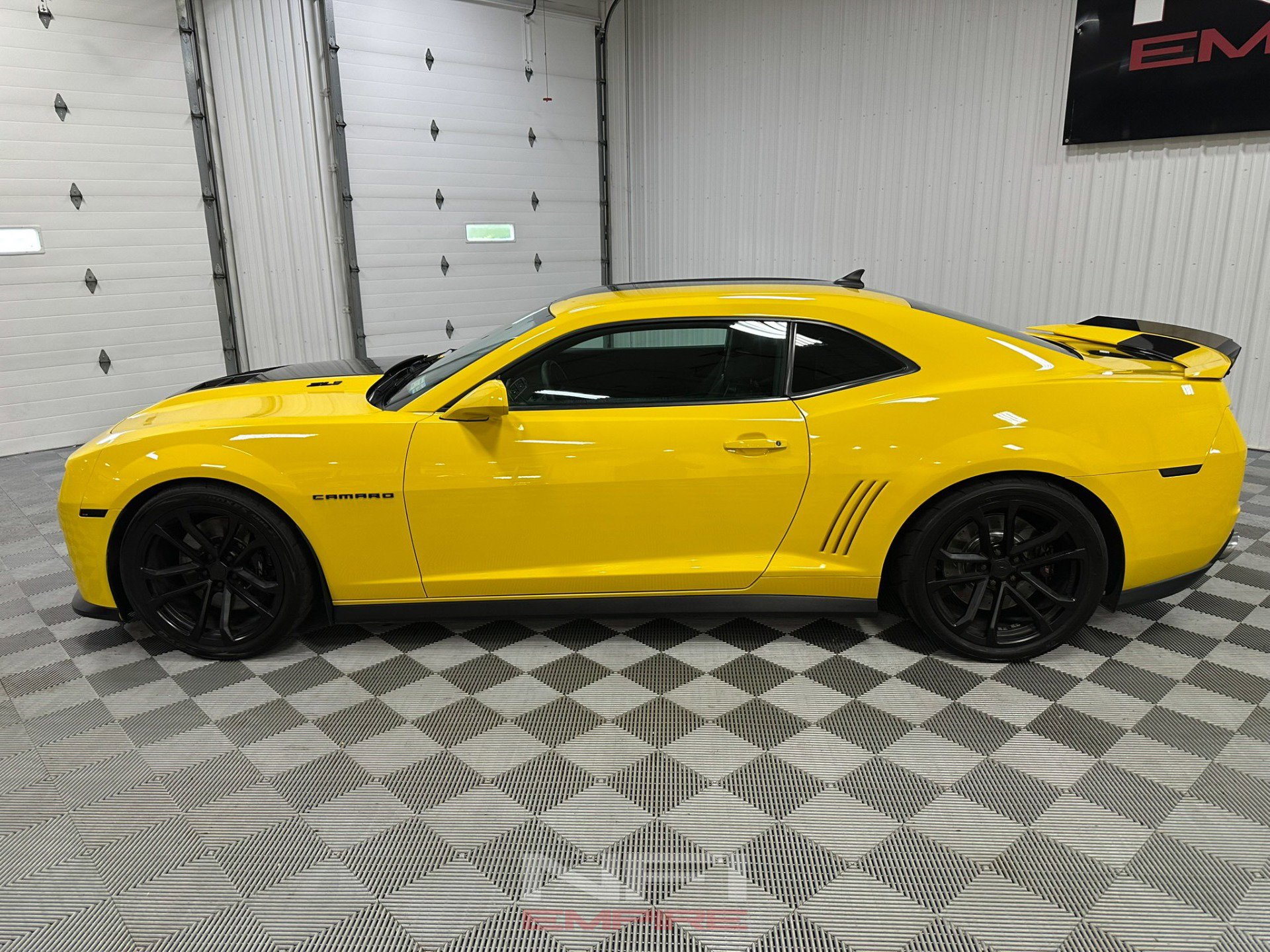 Used 2012 Chevrolet Camaro ZL1 image 2