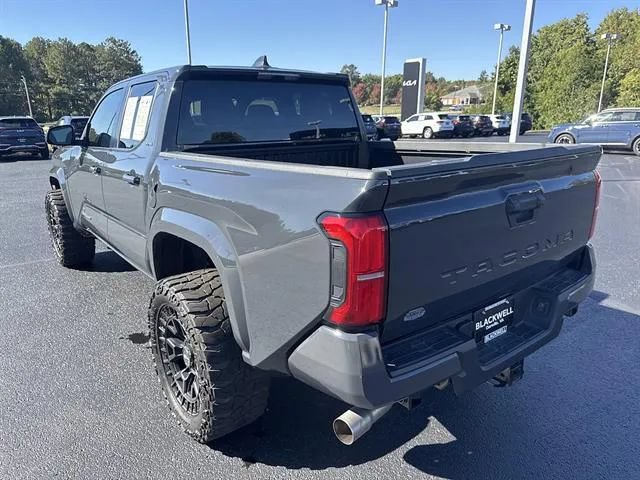 Used 2025 Toyota Tacoma SR5 RWD image 5